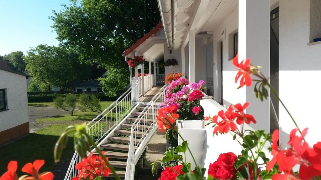 Pension Geranienhof Stahnsdorf ภายนอก รูปภาพ